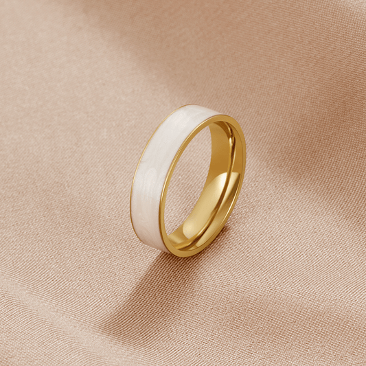 Sahara White Band Ring Alma