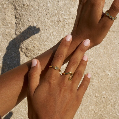 Selene Gold Mondstein Ring Alma