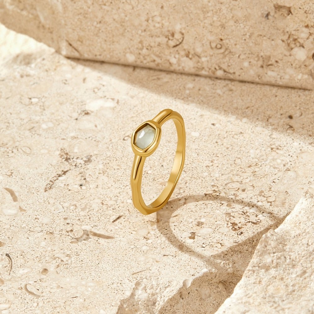 Selene Gold Mondstein Ring Alma