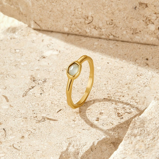 Selene Gold Mondstein Ring Alma