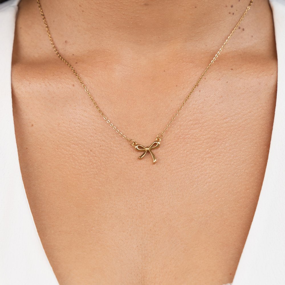 Serenity Bow Pendant Halskette Alma