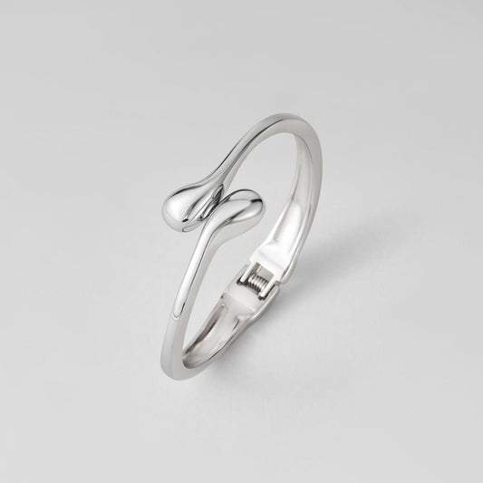 Silber Teardrop Armreif Alma