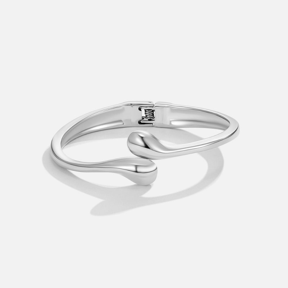 Silber Teardrop Armreif Alma