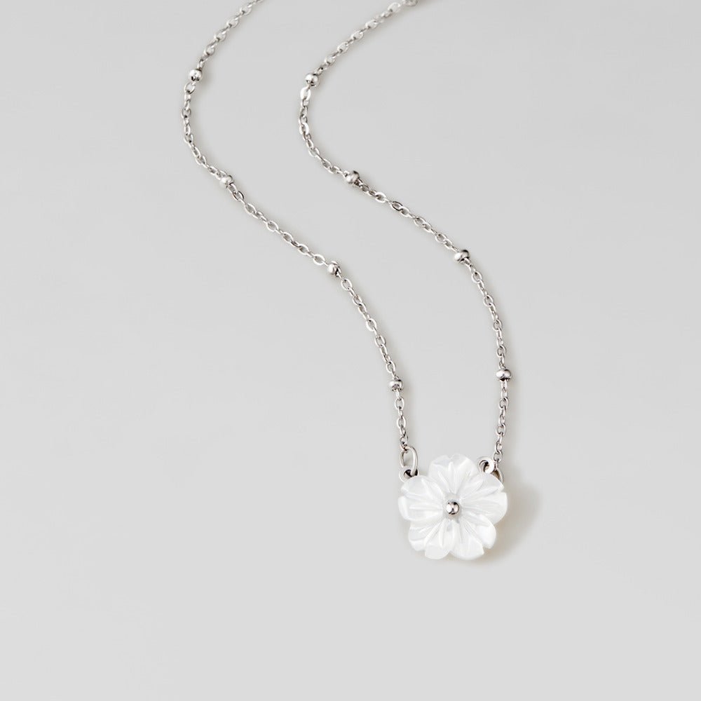 Silber White Blossom Blumen Halskette Alma