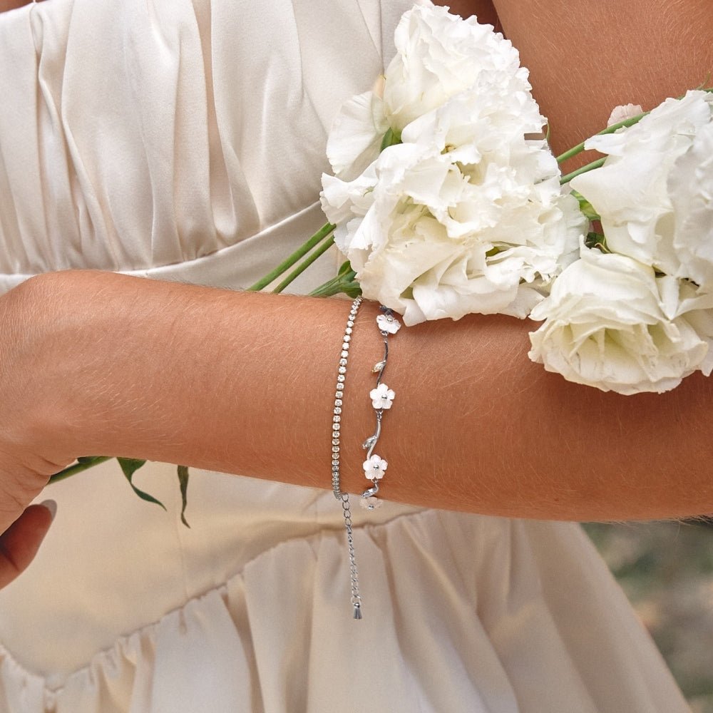 Silber White Perlen Blossom Armband Alma