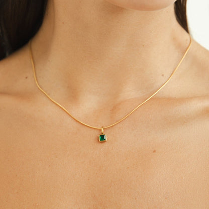 Square Pendant Geburtsstein Halskette Alma