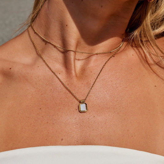 Valerie Mehrlagige White Pendant Halskette Alma