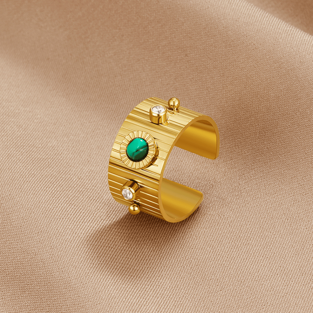 Vintage Dakota Goldring Alma