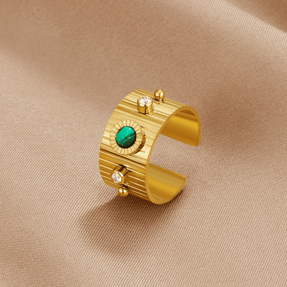 Vintage Dakota Goldring Alma