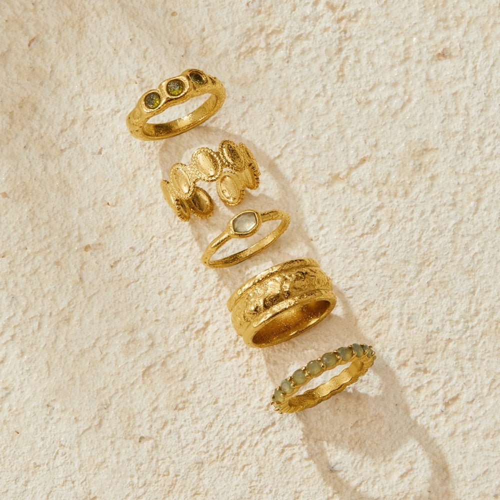 Vintage Peridot Goldring Alma