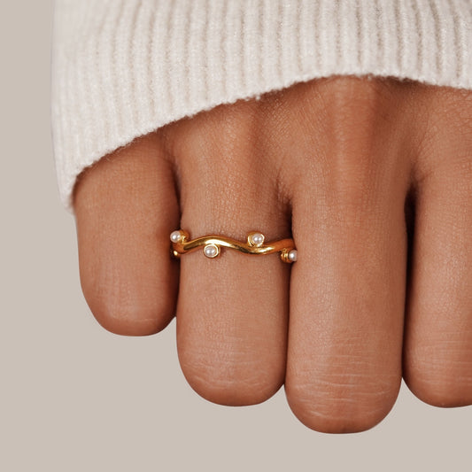 Wavey Perlen 18K Goldring Alma