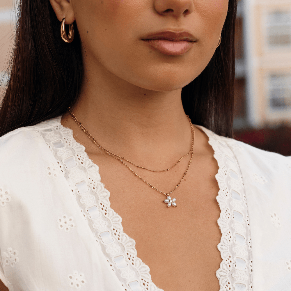 White Blumen Perlen Pendant Halskette Alma