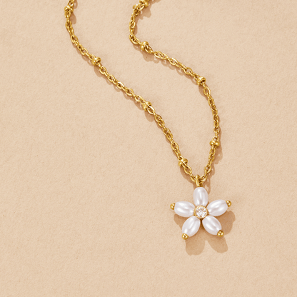 White Blumen Perlen Pendant Halskette Alma