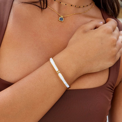 White Sahara Gold Armreif Alma