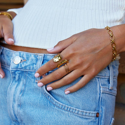 Yuna Geometric Goldring Alma